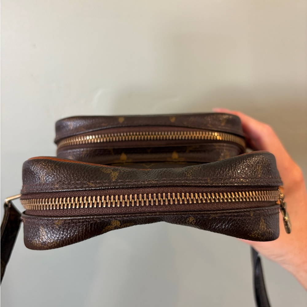 Louis Vuitton Amazon Crossbody Bag - Picture 4 of 16